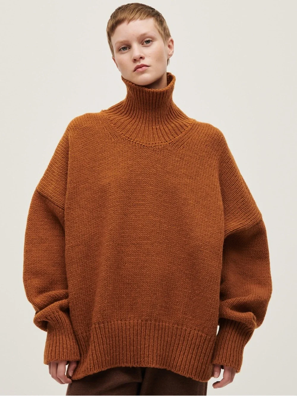 Babaà No.17 Wool Turtleneck Sweater – Nogal Brown – Oversized – One Size - Picture 1 of 8